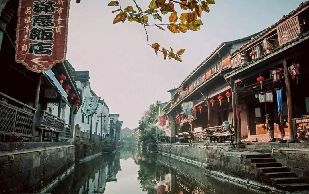 逃离昏暗的废弃城